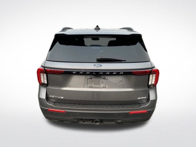 Used 2025 Ford Explorer Active AWD/4WD image 4
