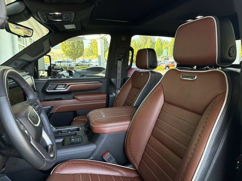 Used 2024 GMC Sierra 3500 Denali Ultimate AWD/4WD image 21