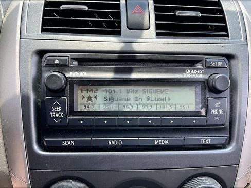 Used 2012 Toyota Corolla LE FWD image 31