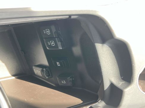 Used 2017 Acura MDX FWD image 18