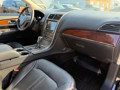 Used 2015 Lincoln MKX FWD w/ Walnut Swirl Wood Package image 27