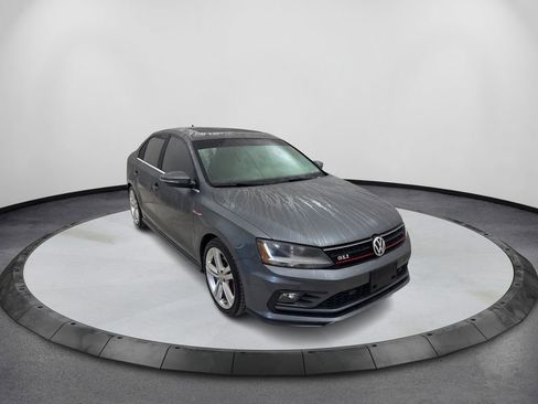 Used 2017 Volkswagen Jetta GLI image 3
