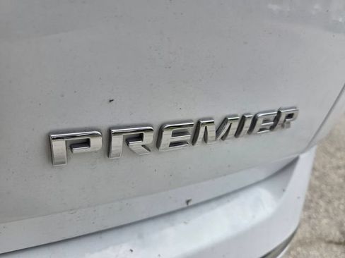 Used 2020 Chevrolet Traverse Premier FWD image 18