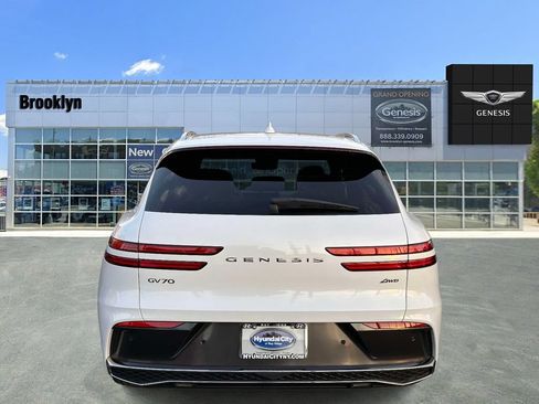 Used 2026 Genesis GV70 2.5T Advanced AWD/4WD image 5