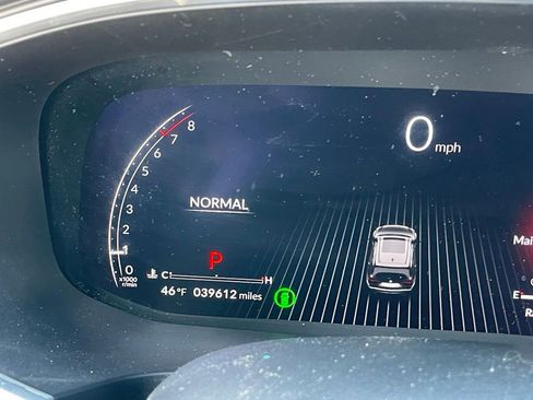 Used 2023 Acura MDX SH-AWD image 12