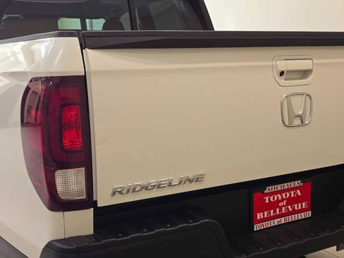 Used 2022 Honda Ridgeline Black Edition image 7