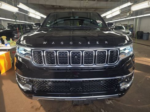 Used 2024 Jeep Wagoneer Series III w/ Premium Group I image 3