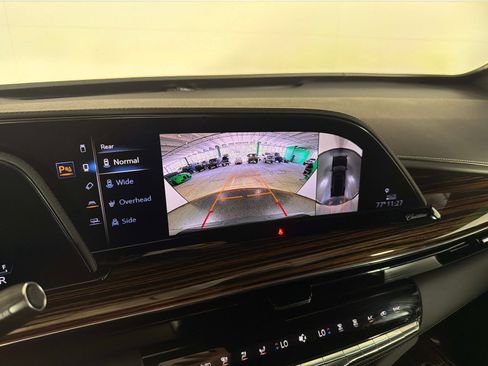 Used 2024 Cadillac Escalade ESV Luxury image 44