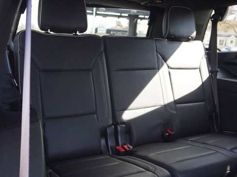 Used 2023 GMC Yukon SLT w/ SLT Premium Package AWD/4WD image 46