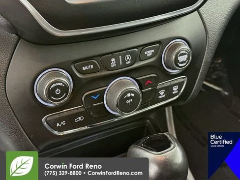 Used 2020 Jeep Cherokee Latitude Plus AWD/4WD image 18