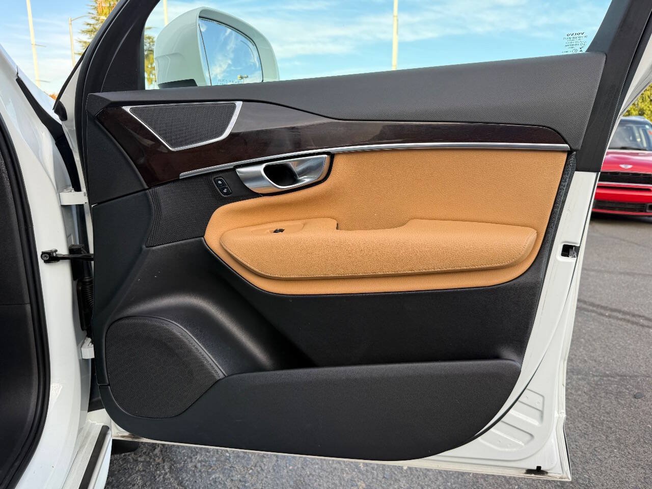 Used 2019 Volvo XC90 T6 Momentum w/ Advanced Package AWD/4WD image 13