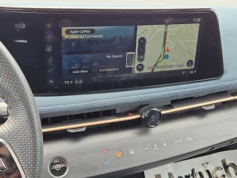 Used 2024 Nissan Ariya AWD image 14