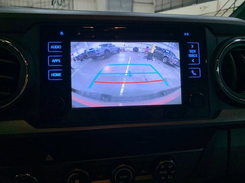 Used 2019 Toyota Tacoma TRD Sport image 22