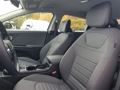 New 2025 Kia K4 EX image 13