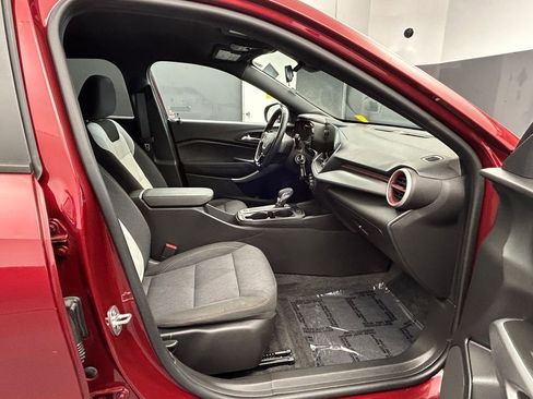 Used 2024 Chevrolet Trax RS w/ Driver Confidence Package FWD image 39
