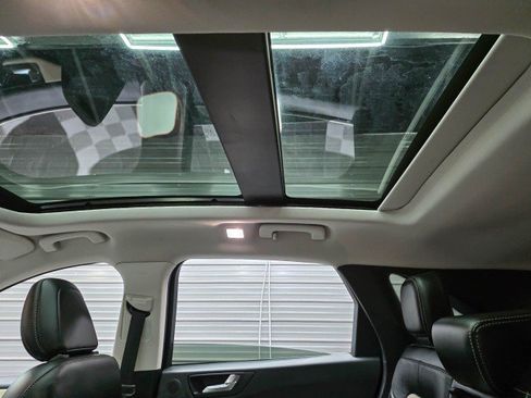 Used 2021 Ford Escape Titanium w/ Titanium Elite Package FWD image 19