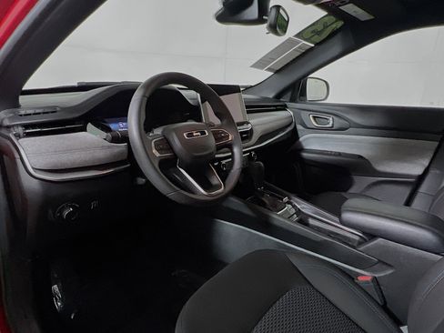 Used 2023 Jeep Compass Sport image 30