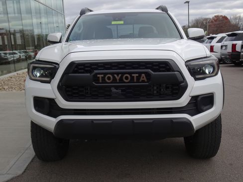 Used 2023 Toyota Tacoma Trail Edition w/ Trail Edition image 7