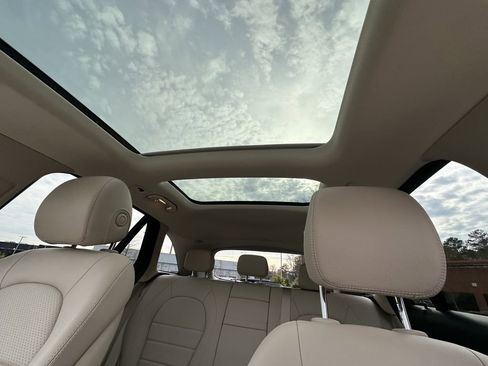 Certified 2022 Mercedes-Benz GLC 300 image 34