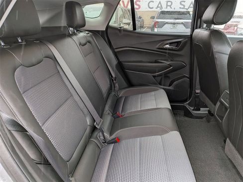 Used 2025 Chevrolet Trax LT w/ LT Convenience Package image 30