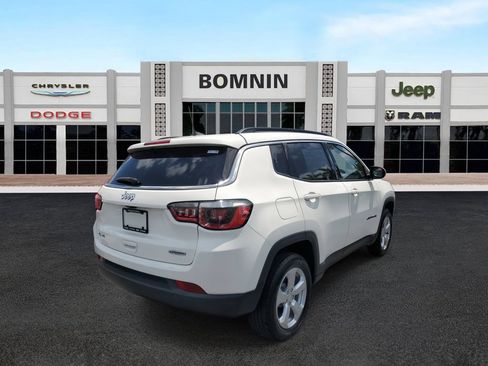 Used 2019 Jeep Compass Latitude AWD/4WD image 3