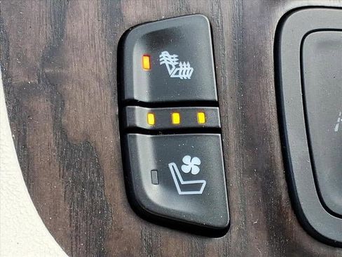 Certified 2023 GMC Acadia Denali w/ Denali Ultimate Package image 19