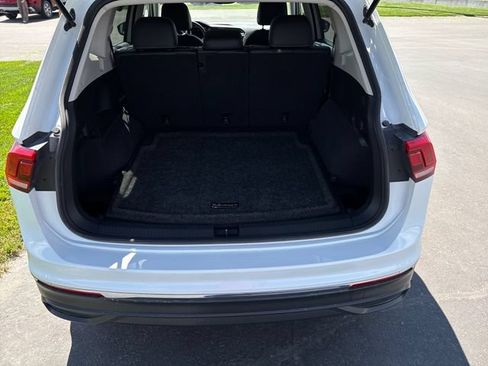 Used 2023 Volkswagen Tiguan SE w/ Panoramic Sunroof Package AWD/4WD image 25