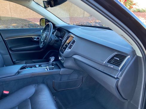Used 2020 Volvo XC90 T6 Momentum image 55