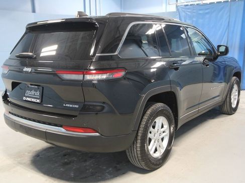 Used 2022 Jeep Grand Cherokee Laredo w/ Luxury Tech Group I image 35