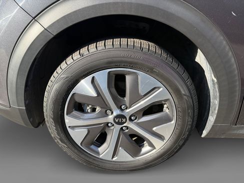 Used 2019 Kia Niro EX Premium image 9