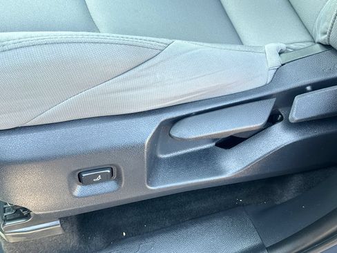 Used 2025 Toyota Tacoma SR5 AWD/4WD image 50