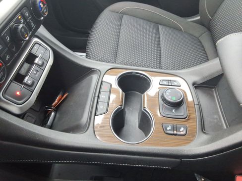 Used 2023 GMC Acadia SLE w/ Driver Convenience Package image 17