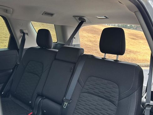 Used 2025 Nissan Pathfinder SV image 27