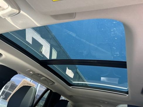 Certified 2025 Volvo XC90 B6 Plus AWD/4WD image 31