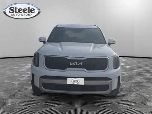 Used 2023 Kia Telluride EX w/ EX Captain's Chair Package image 8