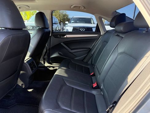Used 2014 Volkswagen Passat 2.5 SE FWD image 10