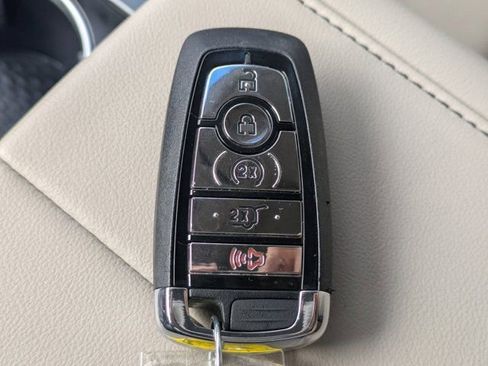 Used 2024 Lincoln Nautilus Premier w/ Equipment Group 102A image 25