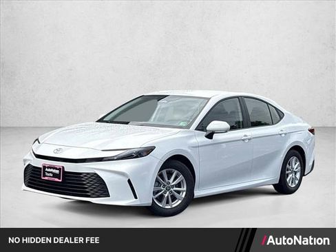 Used 2025 Toyota Camry LE w/ Convenience Package FWD image 1