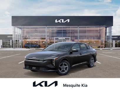 New 2025 Kia K4 LXS