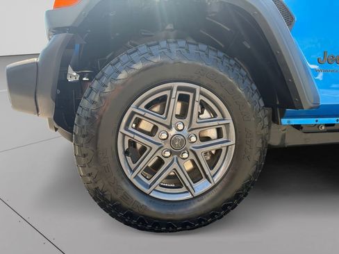 Used 2026 Jeep Wrangler Unlimited Sport AWD/4WD image 9
