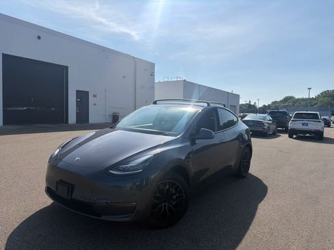 Used 2021 Tesla Model Y Long Range AWD/4WD image 4
