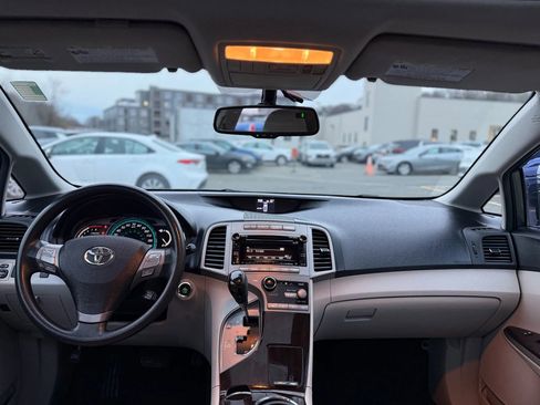 Used 2010 Toyota Venza AWD image 9