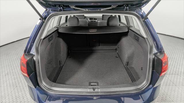Used 2017 Volkswagen Golf S AWD/4WD image 18