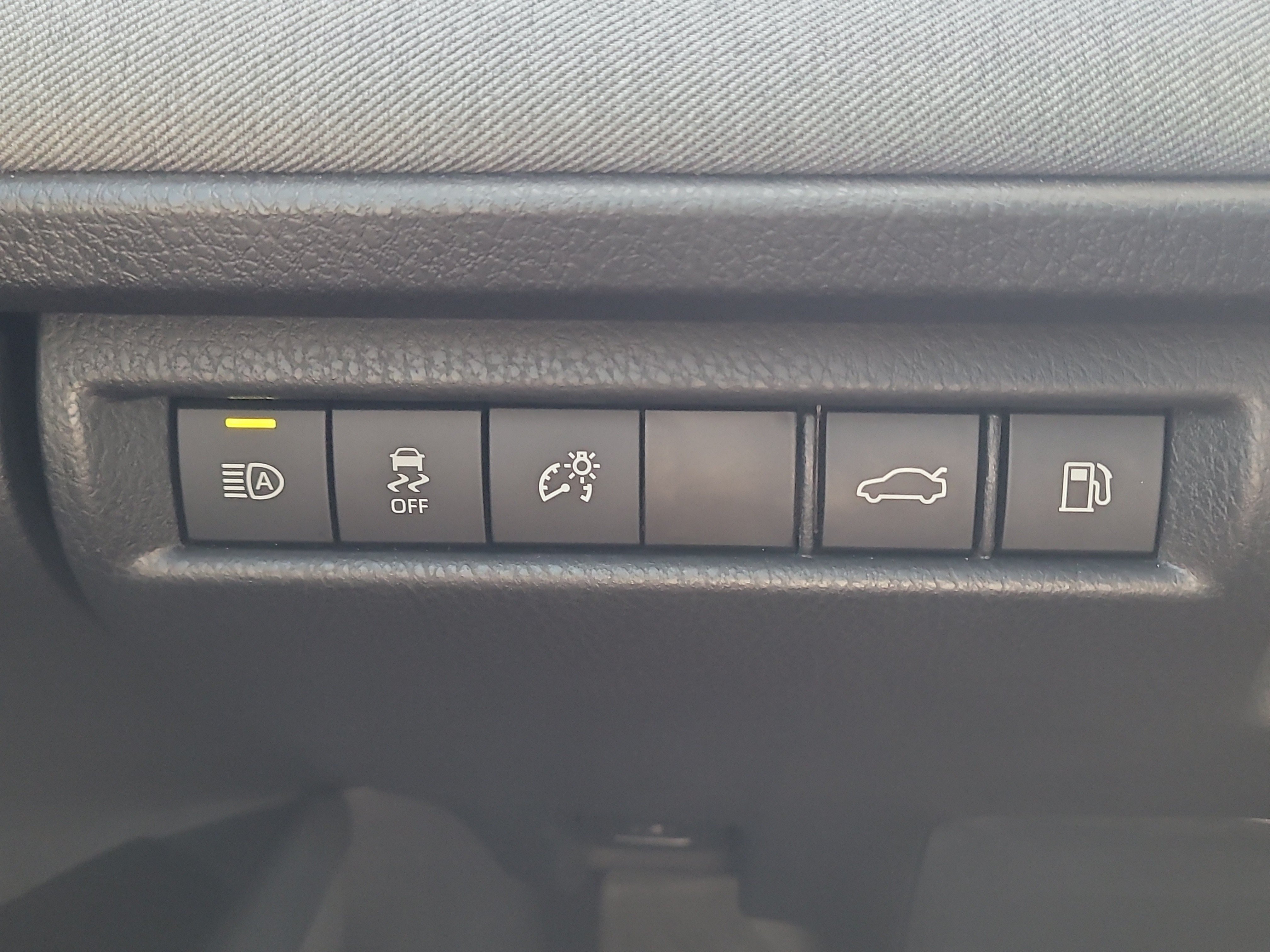 Certified 2025 Toyota Camry LE w/ Convenience Package FWD image 28