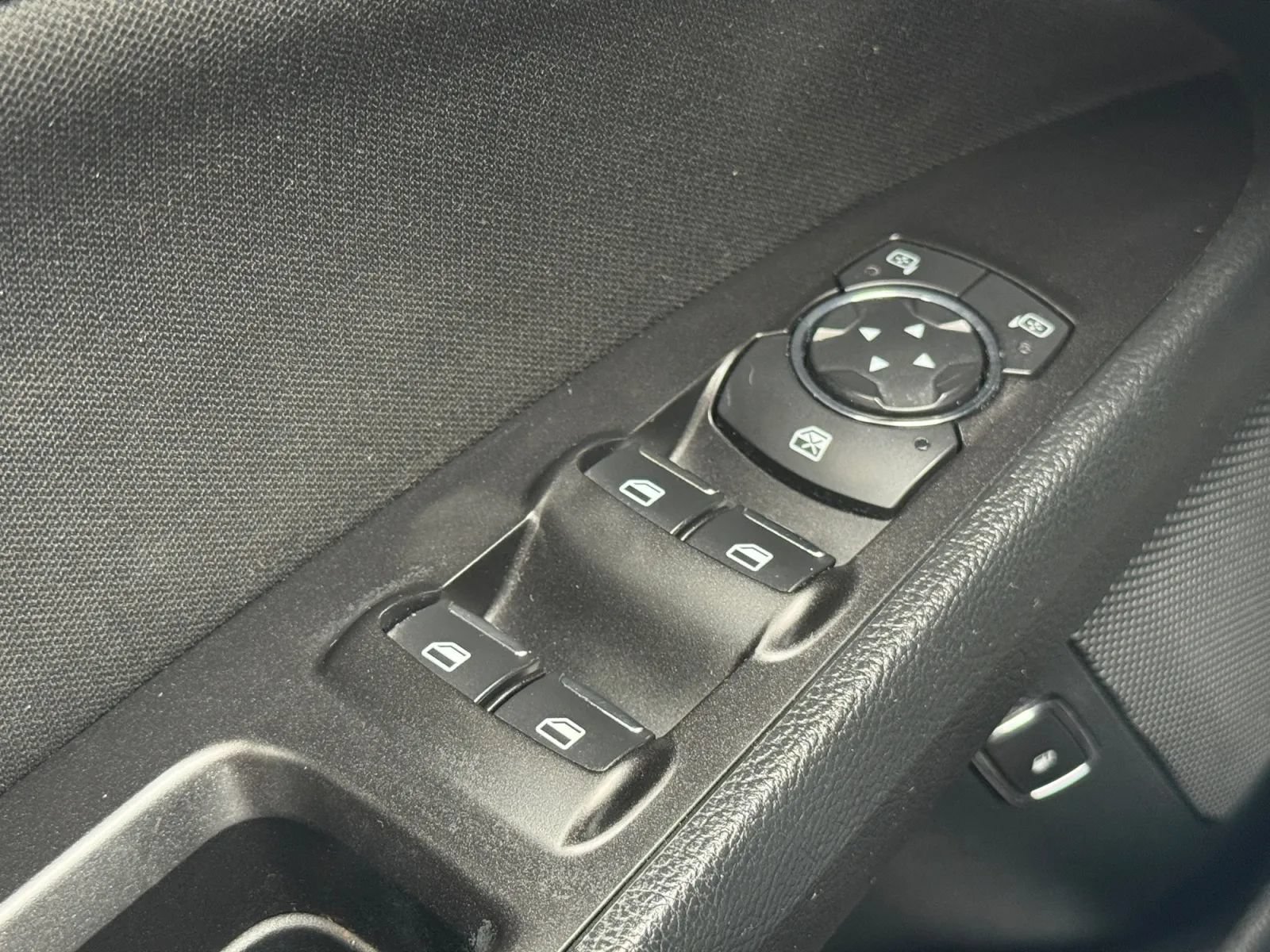 Used 2017 Ford Fusion SE w/ Equipment Group 601A FWD image 39