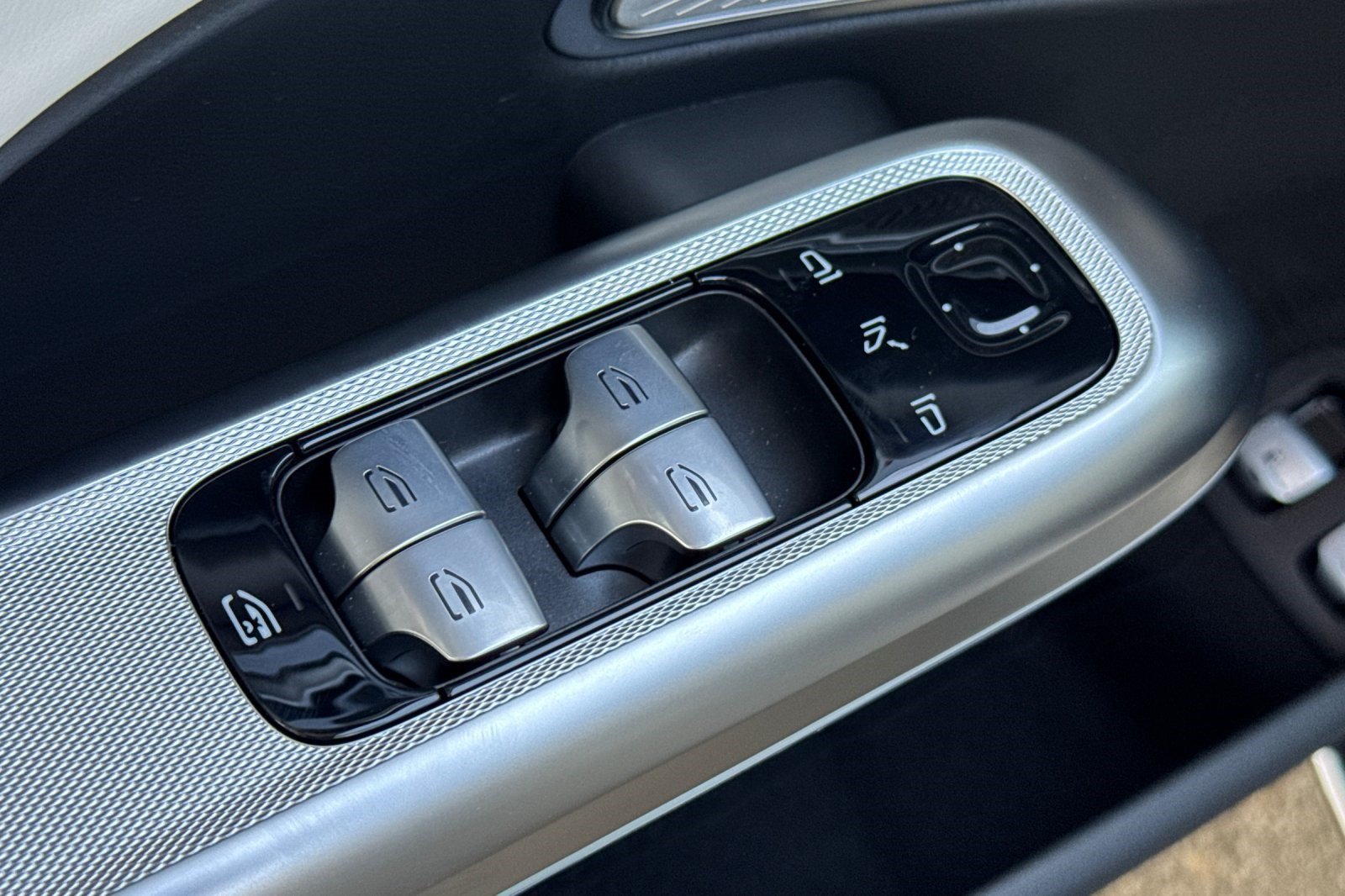 Certified 2026 Mercedes-Benz E 53 AMG e 4MATIC Sedan image 14