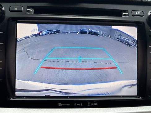 Used 2018 Toyota Highlander SE image 21