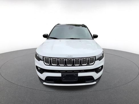 Used 2025 Jeep Compass Limited AWD/4WD image 4