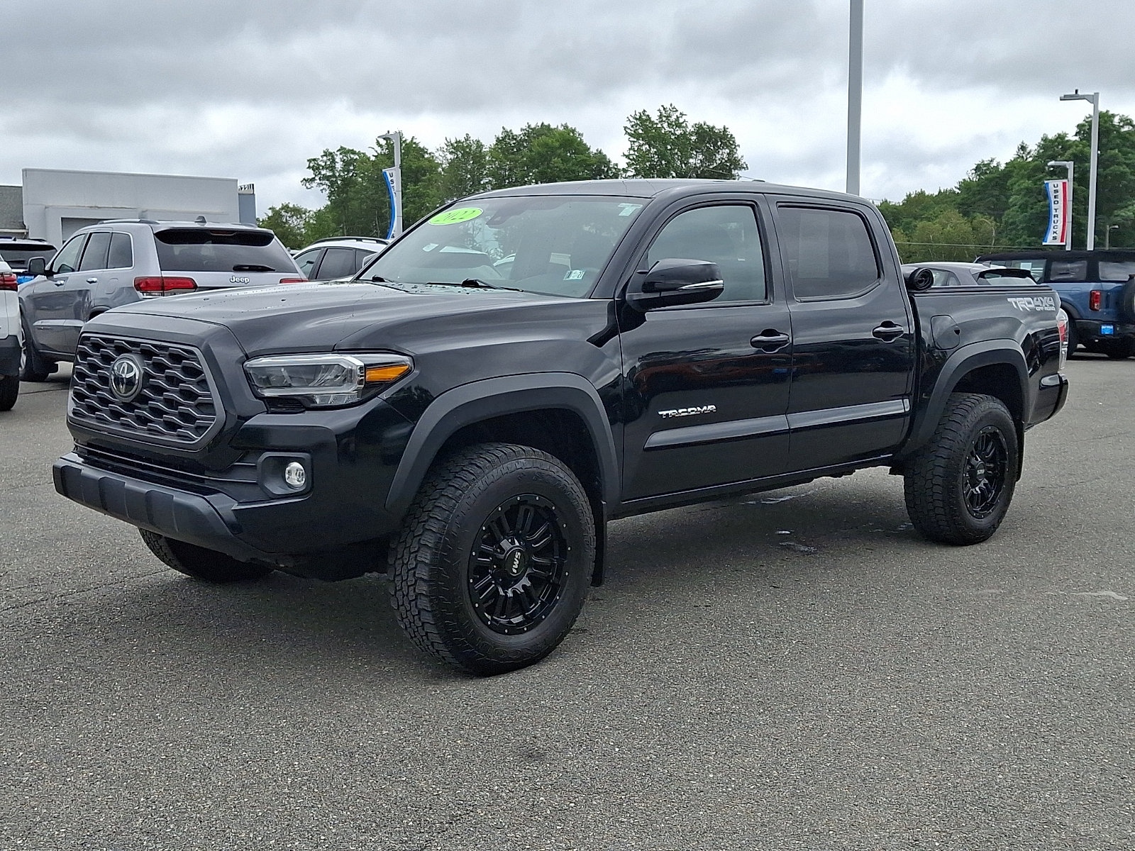 Used 2022 Toyota Tacoma TRD Off-Road w/ Technology Package AWD/4WD image 3