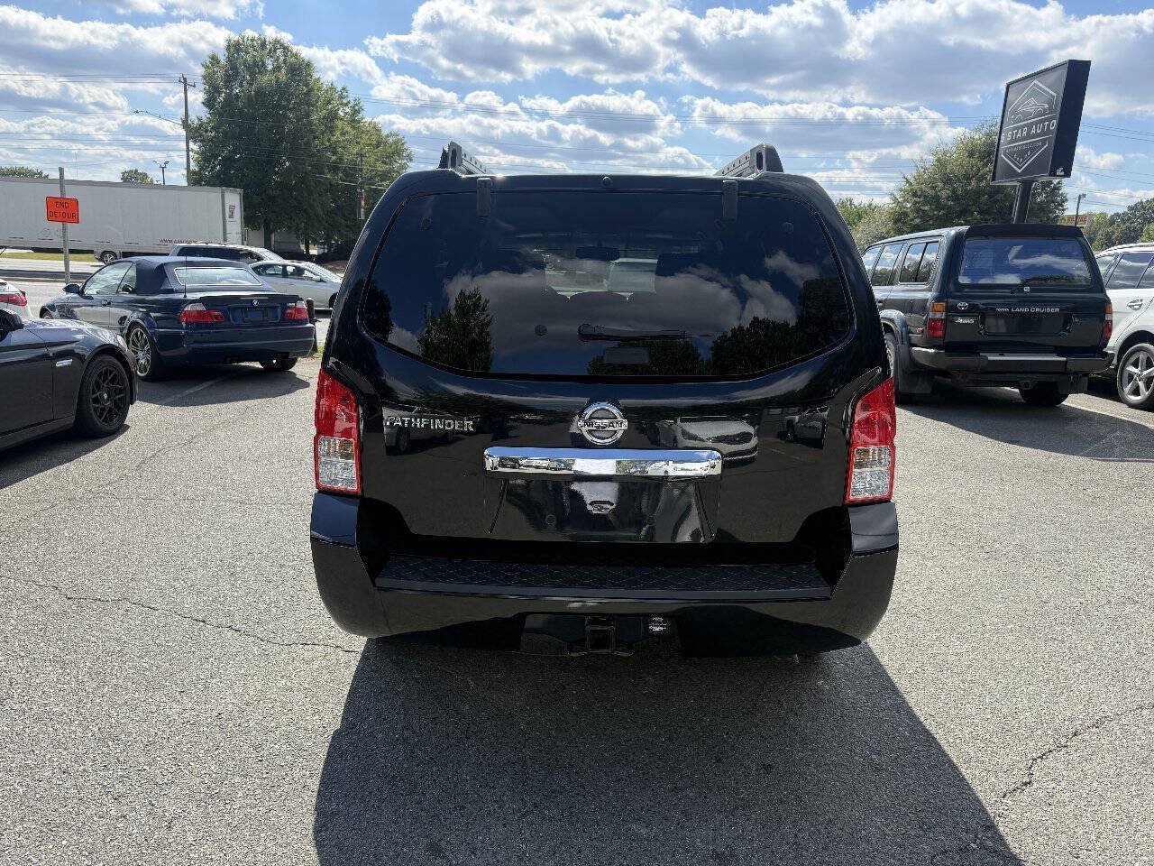 Used 2012 Nissan Pathfinder SV AWD/4WD image 6